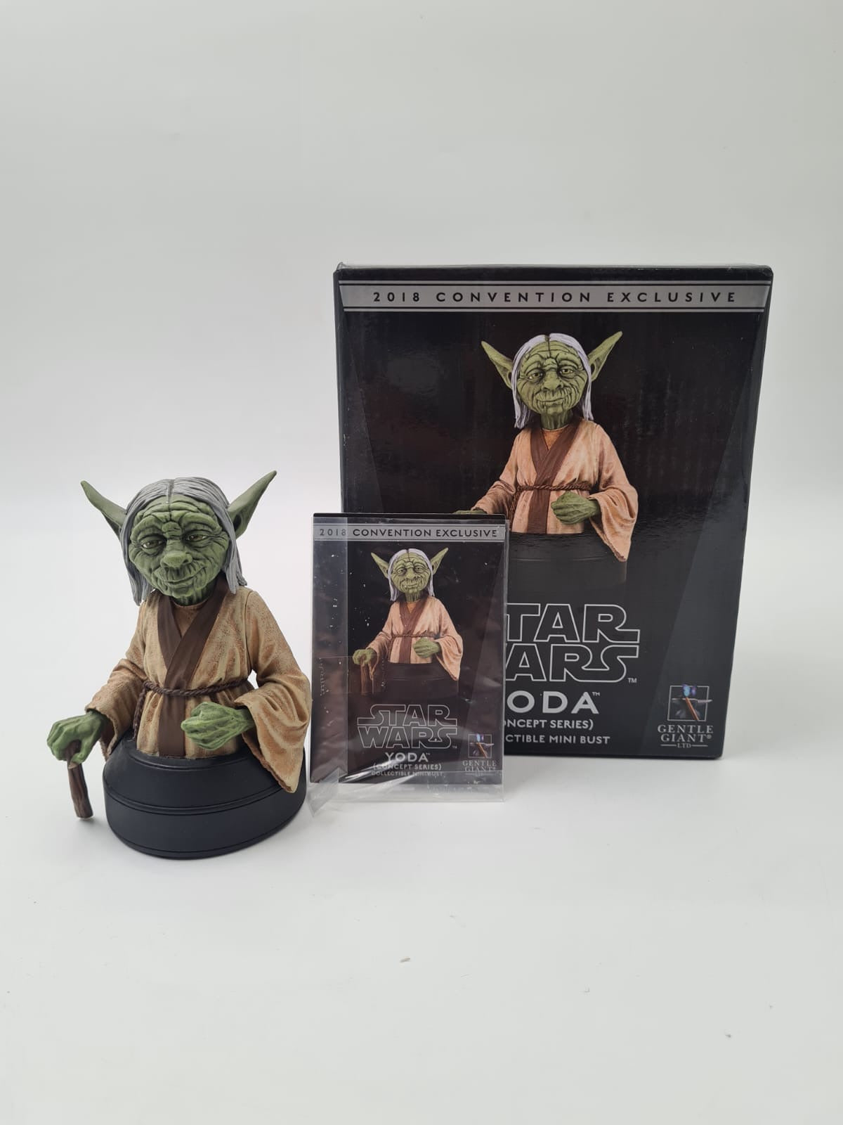 YODA (CONCEPT SERIES) COLLECTIBLE MINI BUST 2018 CONVENTION EXCLUSIVE GENTLE GIANT